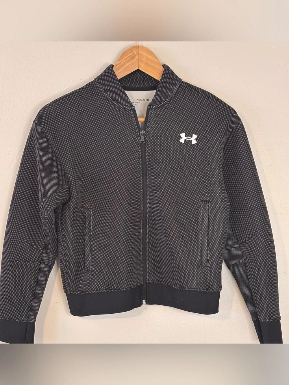 🌸 Under Armour Youth Medium Full Zip Black and White Performance Jacket